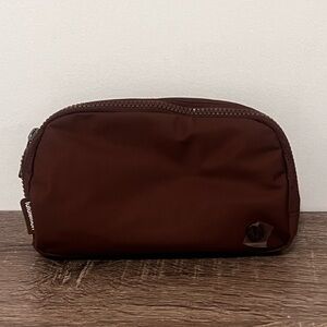 Lululemon brand new belt bag NWT. color Java